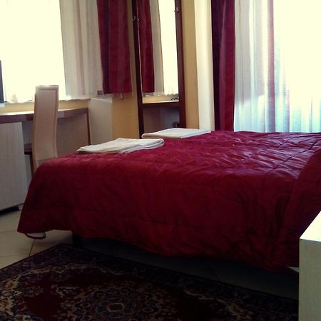 סרה סן ברונו Hotel Conte Ruggero חדר תמונה