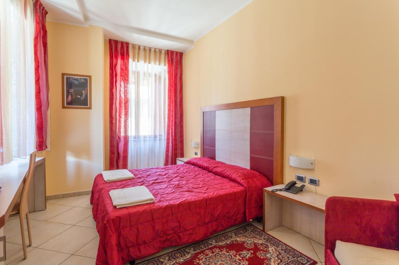 סרה סן ברונו Hotel Conte Ruggero מראה חיצוני תמונה