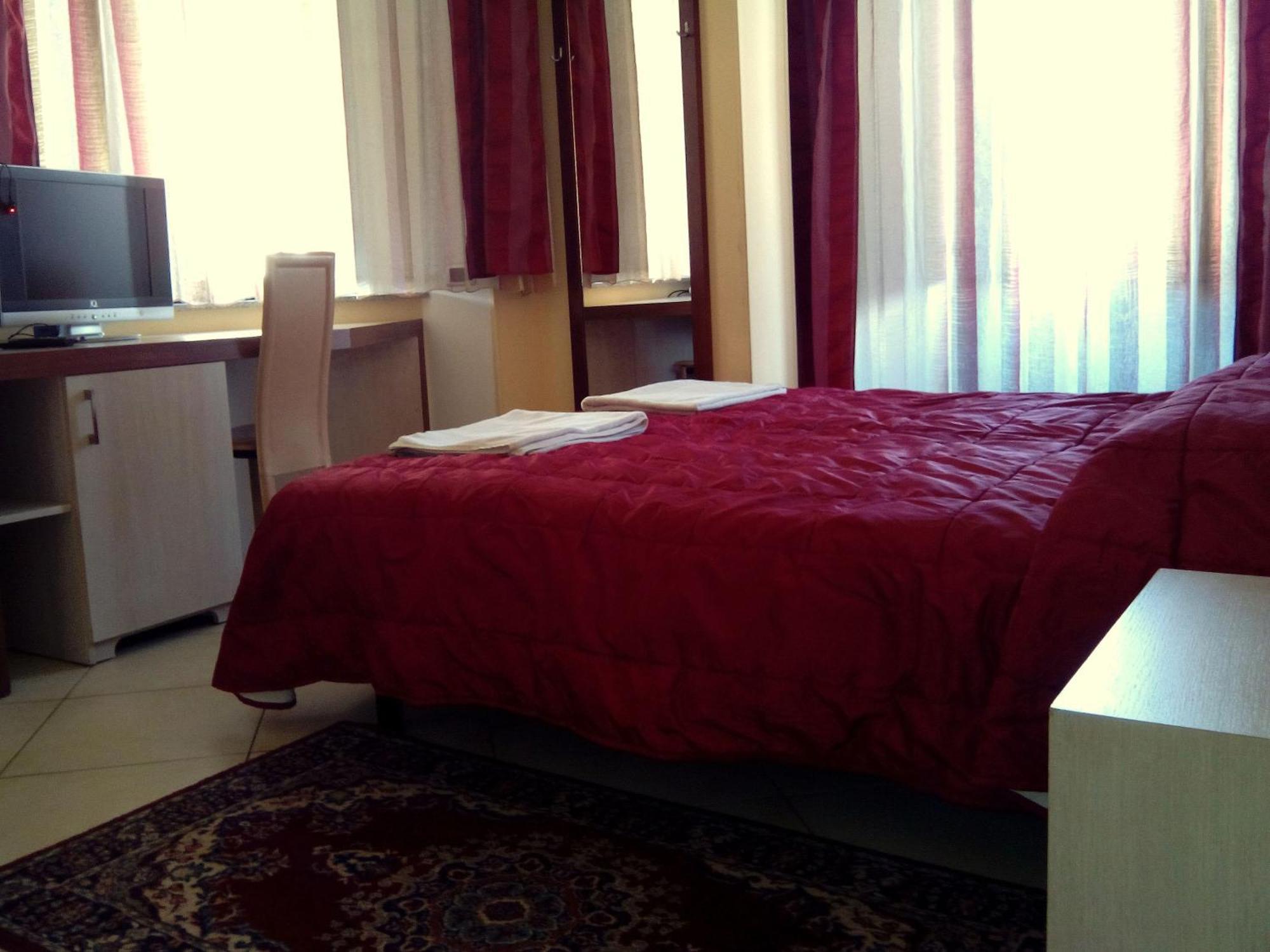 סרה סן ברונו Hotel Conte Ruggero חדר תמונה