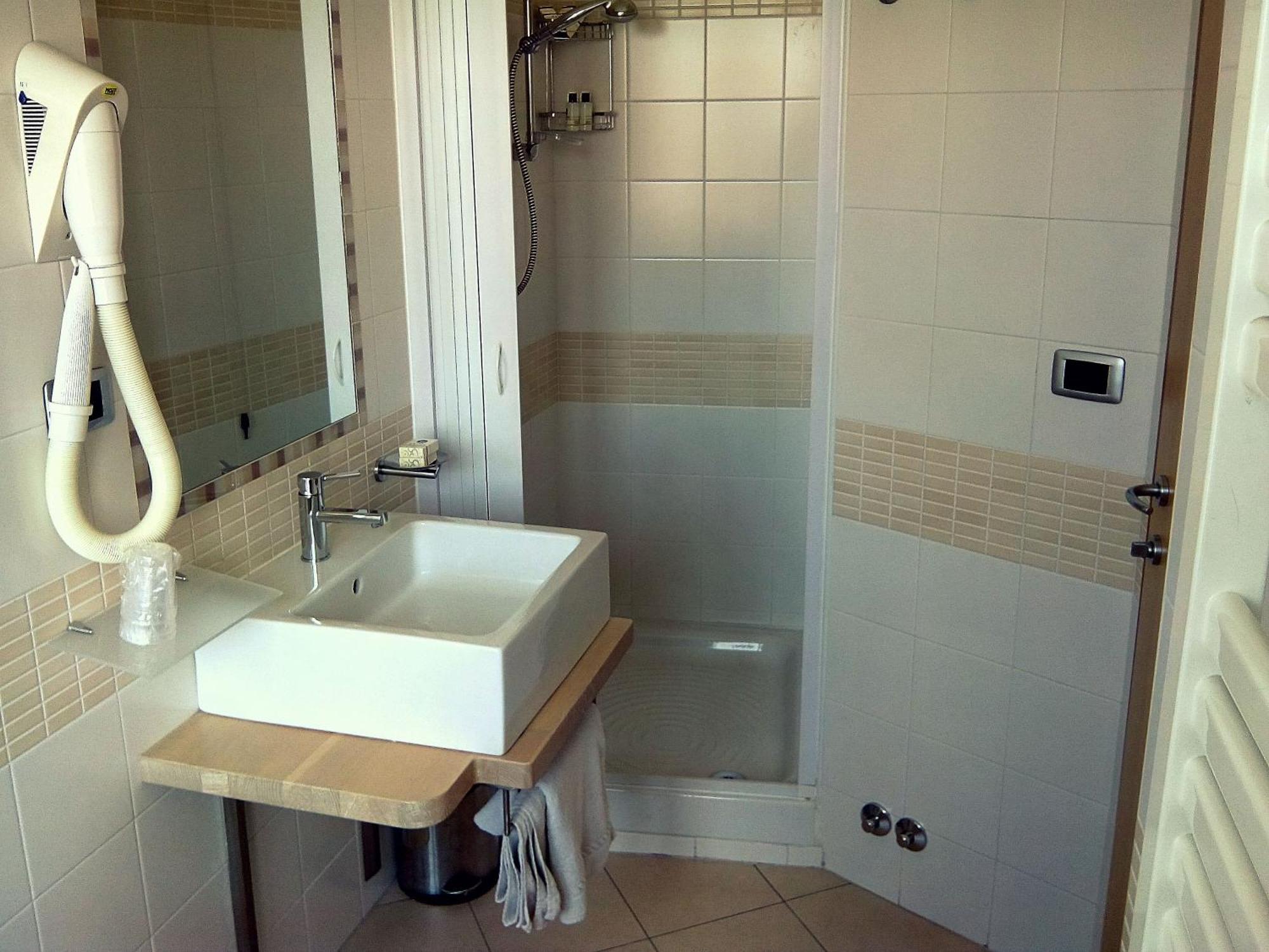 סרה סן ברונו Hotel Conte Ruggero חדר תמונה