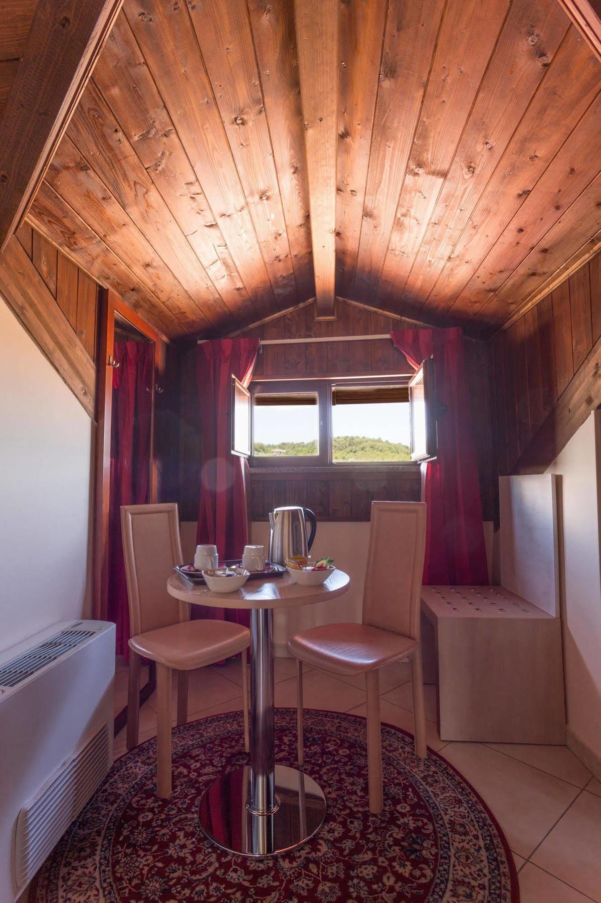 סרה סן ברונו Hotel Conte Ruggero מראה חיצוני תמונה