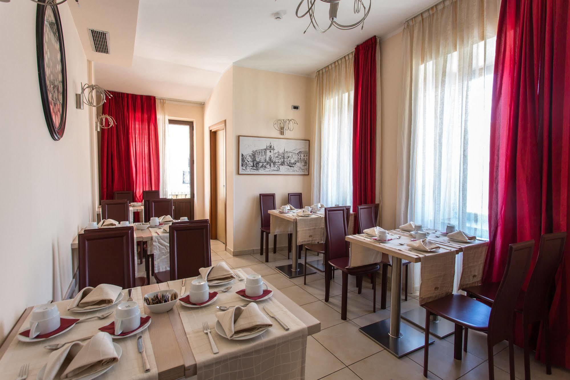 סרה סן ברונו Hotel Conte Ruggero מראה חיצוני תמונה