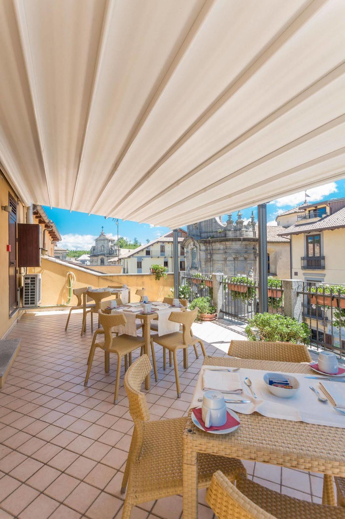 סרה סן ברונו Hotel Conte Ruggero מראה חיצוני תמונה